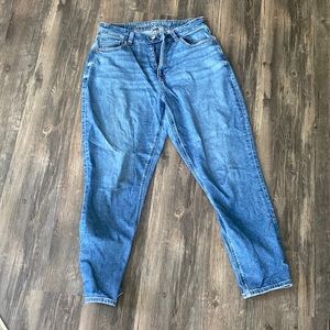 AE Mom Jean